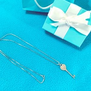 Return to Tiffany heart key pendant and chain